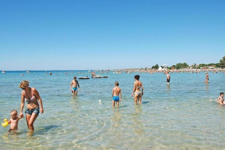 Počitniška hiša Mobile Homes In Resort, With Large Pool Area