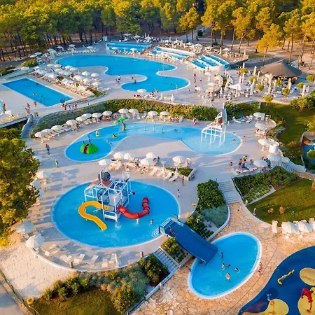 Mobile Homes In Zaton Holiday Resort, With Large Pool Area Exterior photo