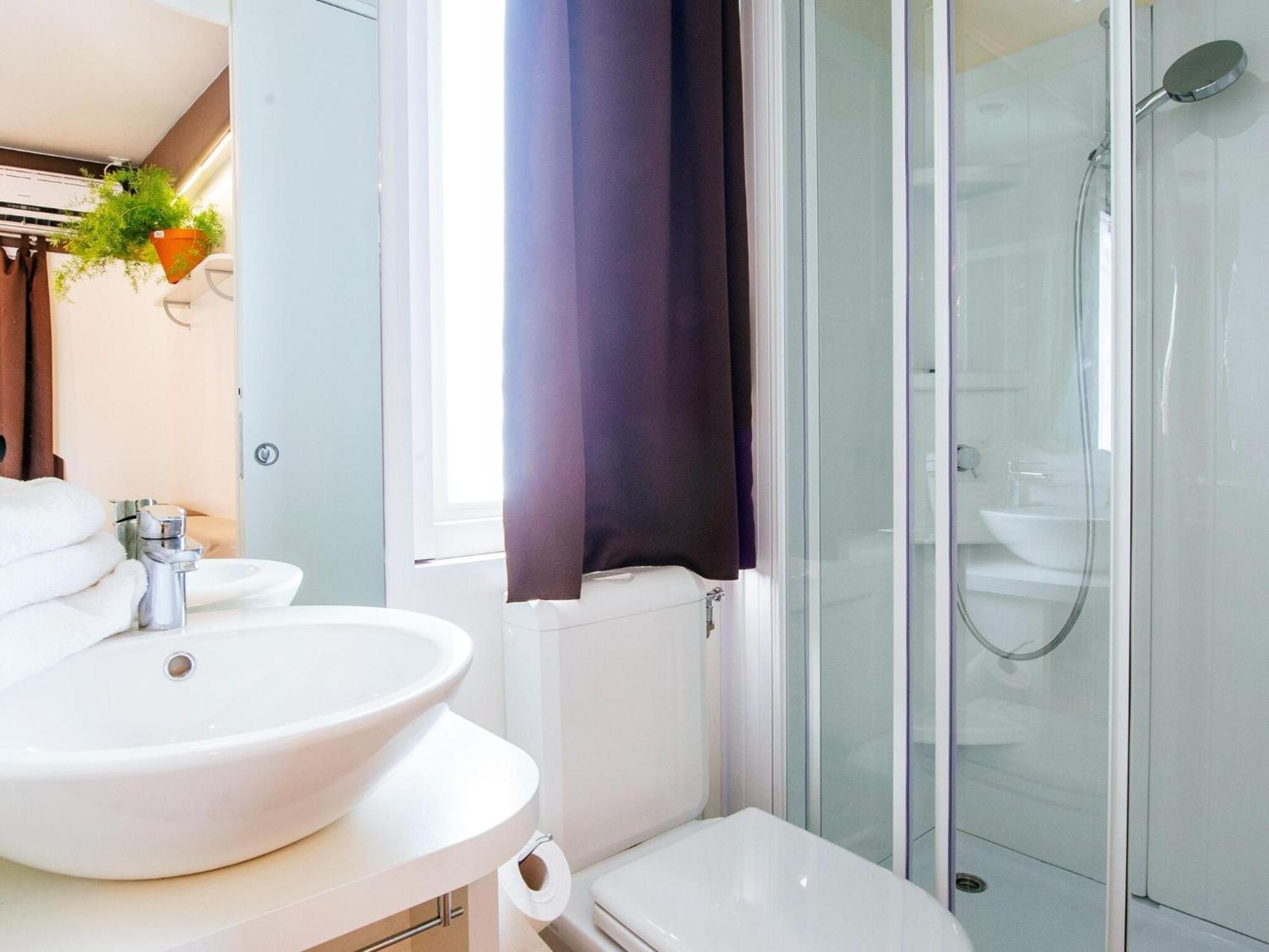 Mobile Homes In Zaton Resort, With Large Pool Area * Zaton (Zadar)
