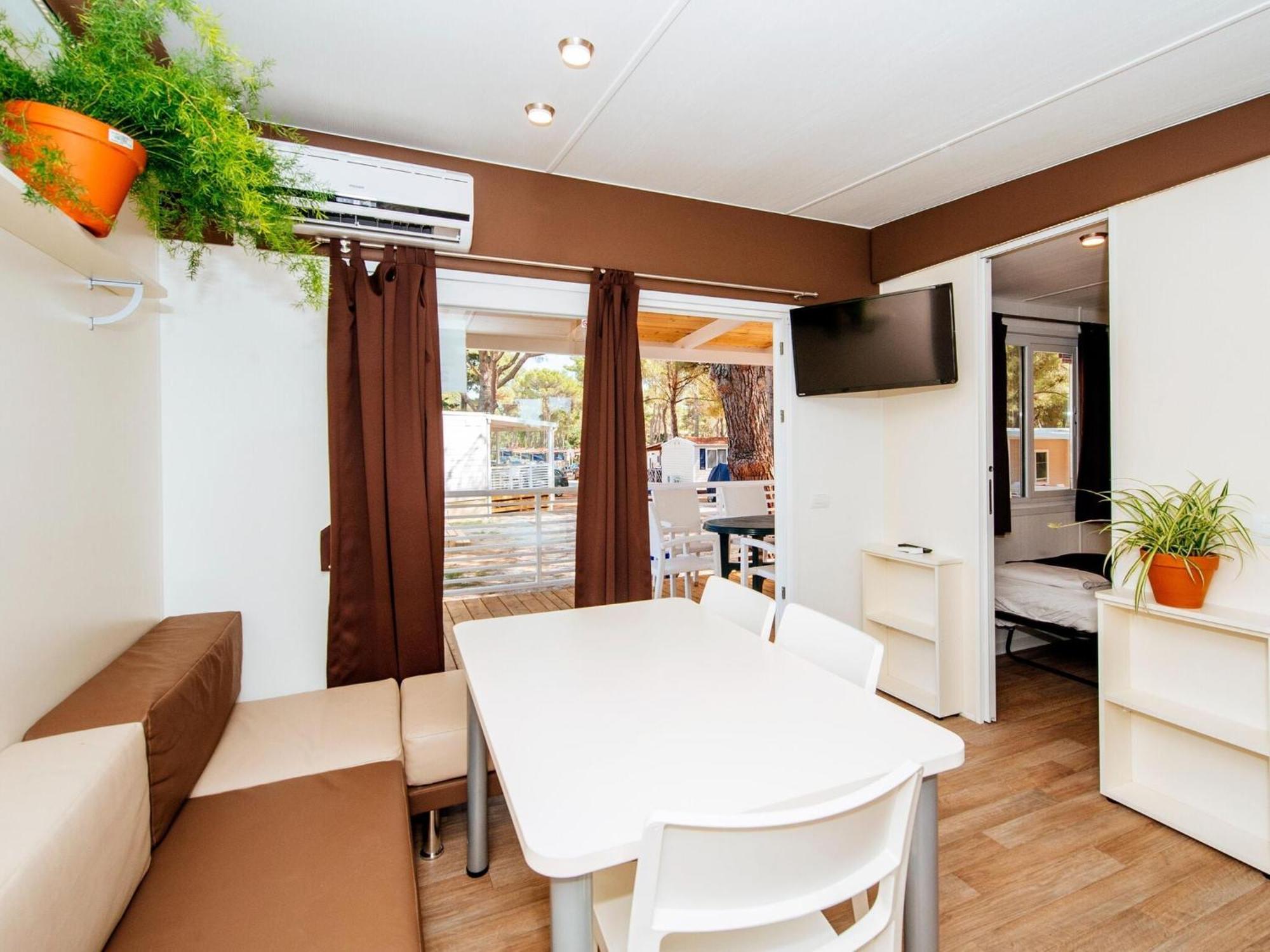 Mobile Homes In Zaton Resort, With Large Pool Area Holiday home *