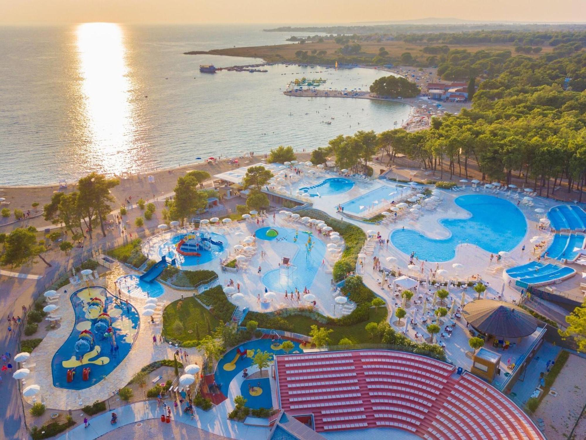 Mobile Homes In Zaton Resort, With Large Pool Area Holiday home