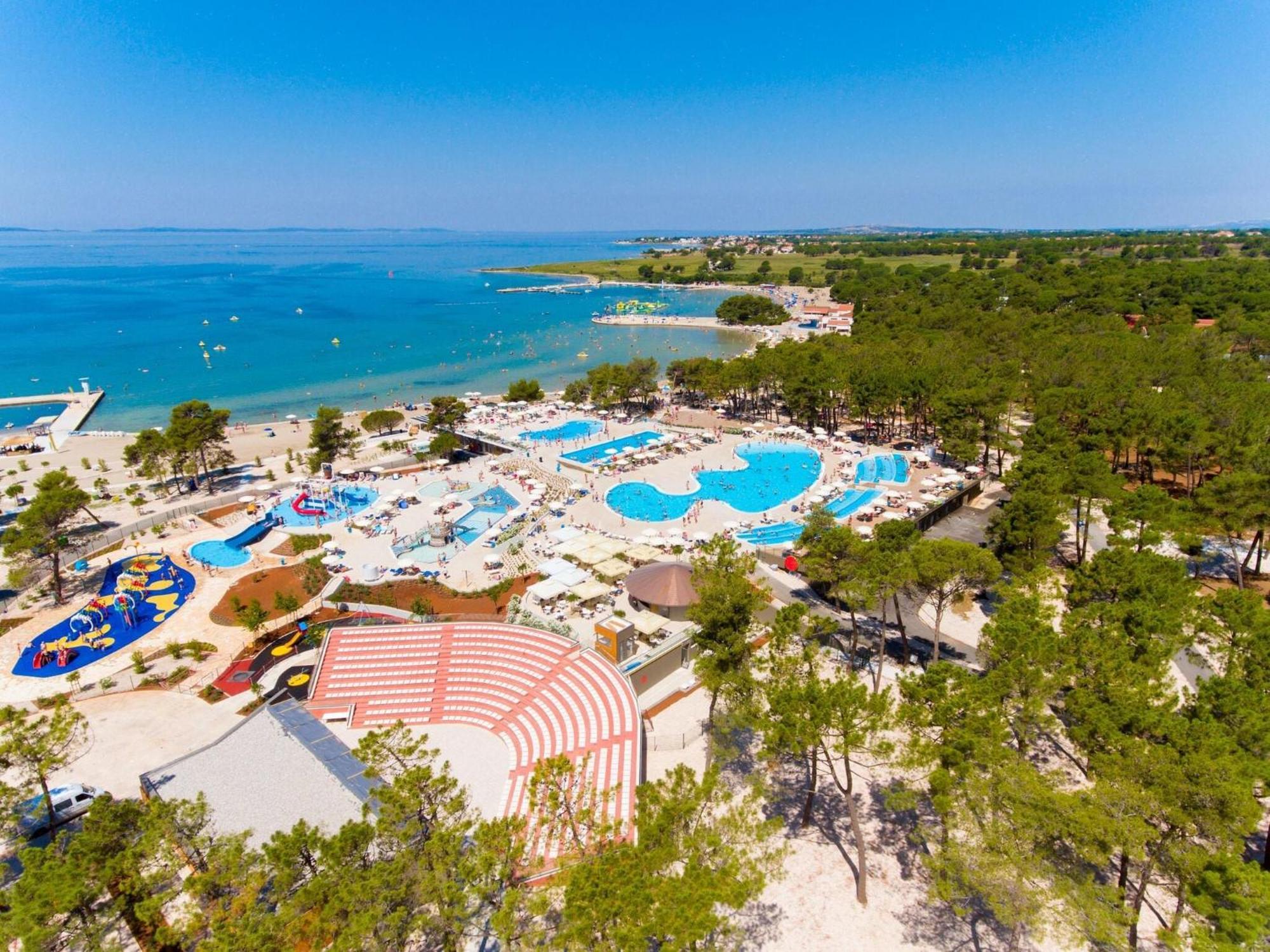 Mobile Homes In Zaton Resort, With Large Pool Area *