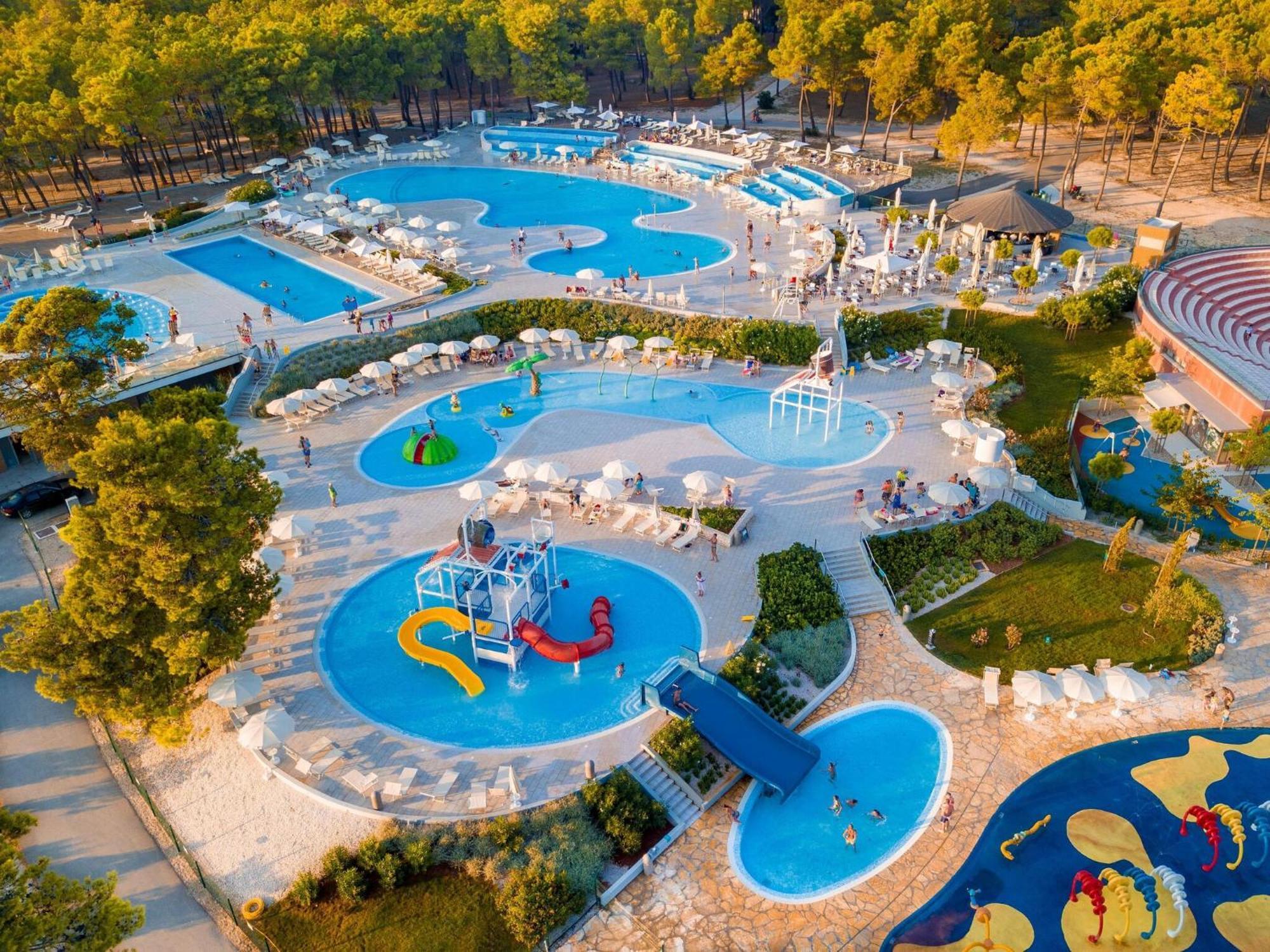 Holiday home Mobile Homes In Zaton Resort, With Large Pool Area *