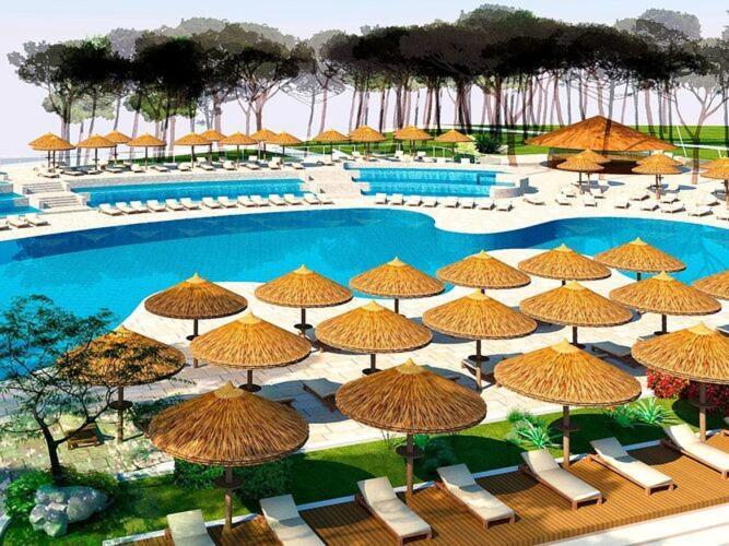 Mobile Homes In Zaton Resort, With Large Pool Area *