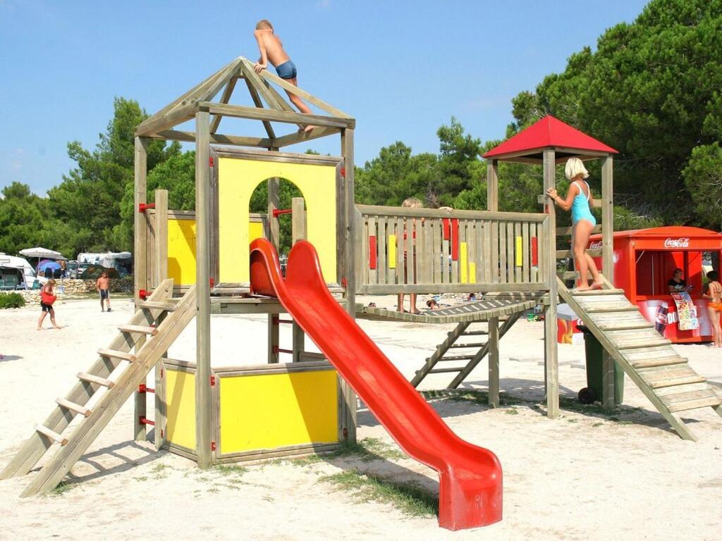 Mobile Homes In Zaton Resort, With Large Pool Area Holiday home Zaton (Zadar)
